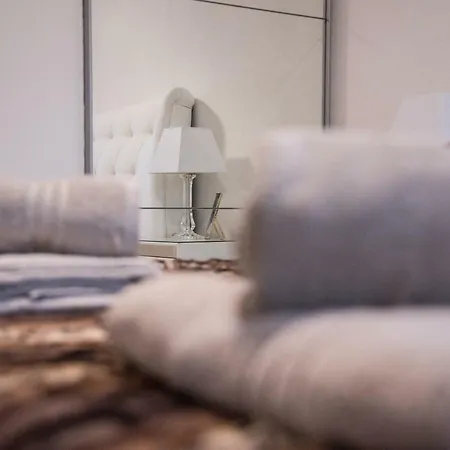 Deni Luxury Апартаменты *