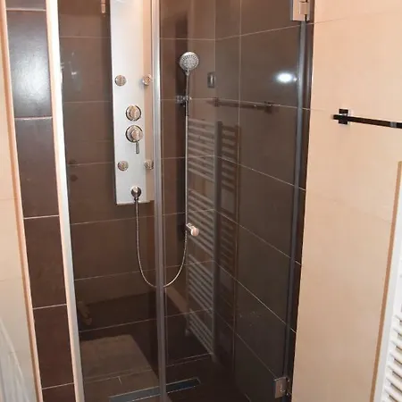 Deni Luxury Split
