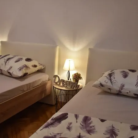 Deni Luxury Apartmán *