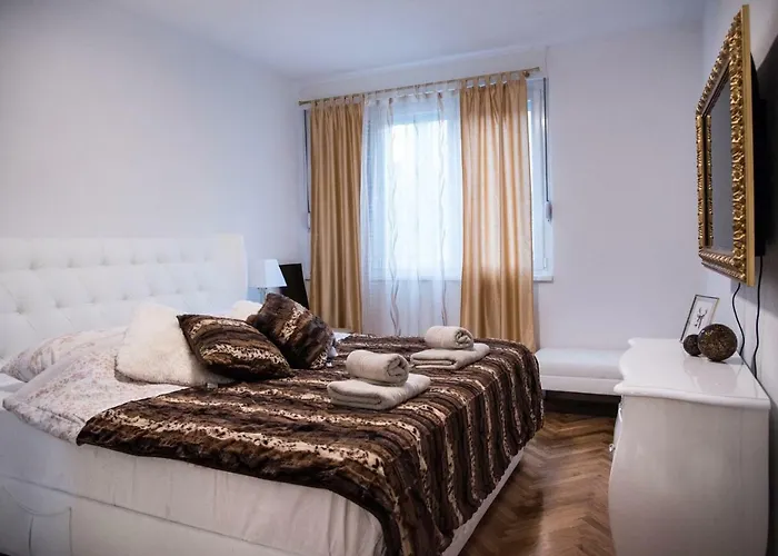 Deni Luxury شقة *