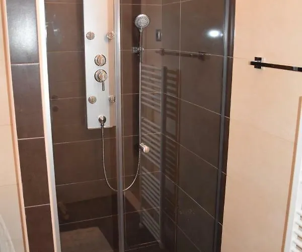 Deni Luxury سبليت