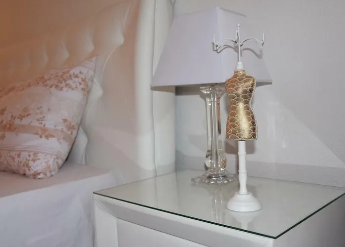Deni Luxury