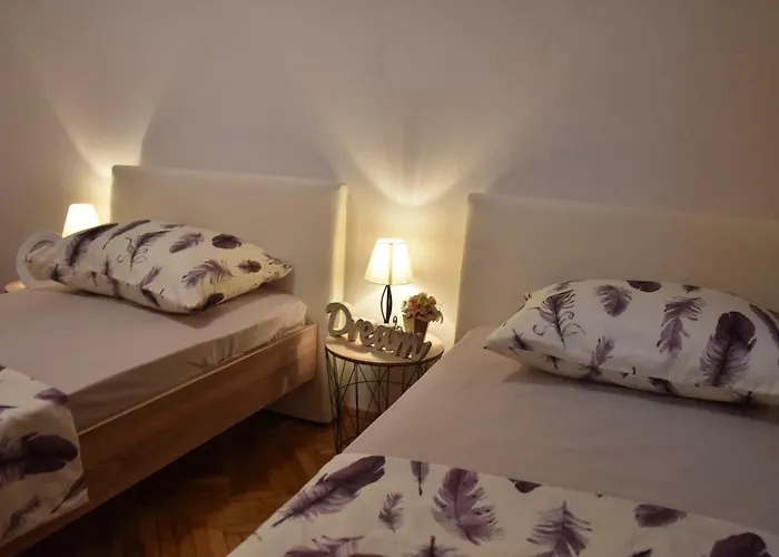 Deni Luxury شقة *