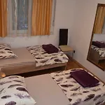 Deni Luxury Split